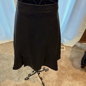 Beautiful faux skirt from the limited!